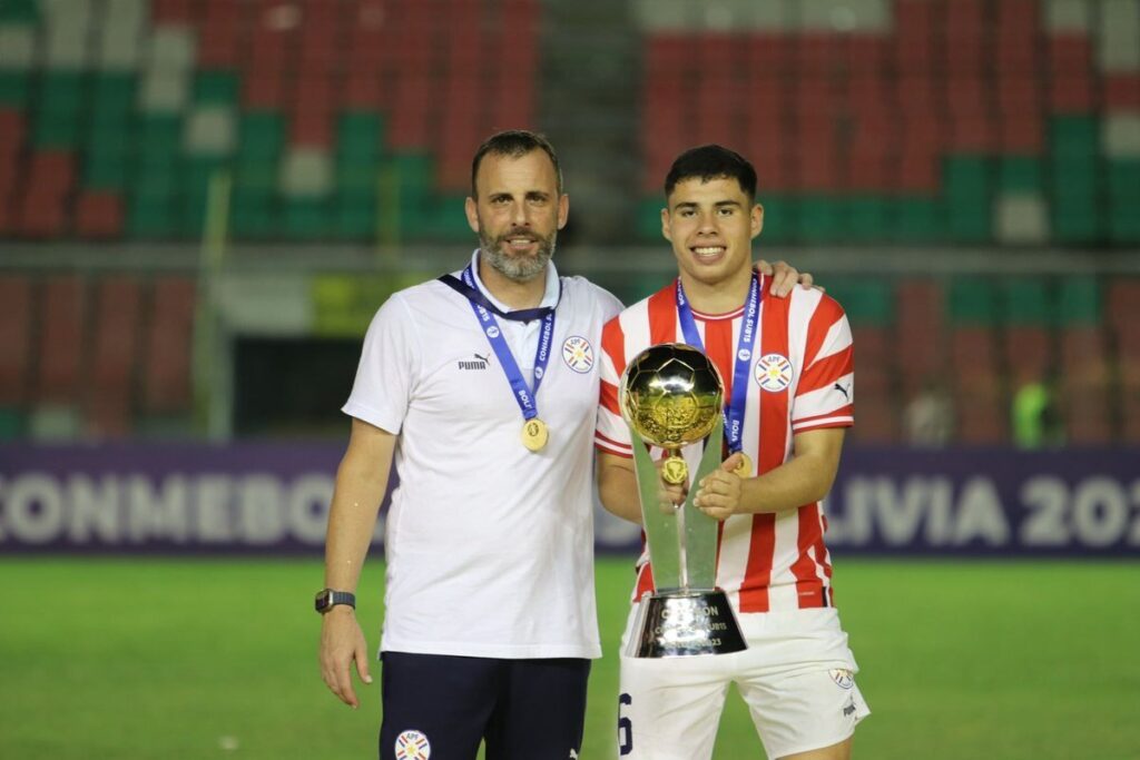 Baja de última hora en la Albirroja Sub 20 a pedido de Schelotto