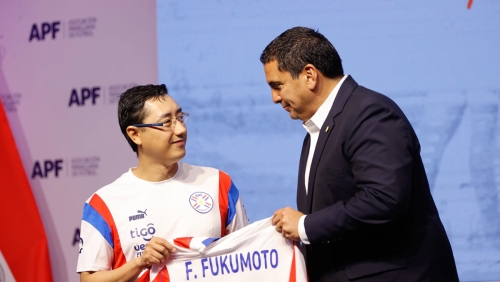 Fabio Fukumoto Toma las Riendas de la Albirroja Femenina: Un Nuevo Capítulo para el Fútbol Paraguayo